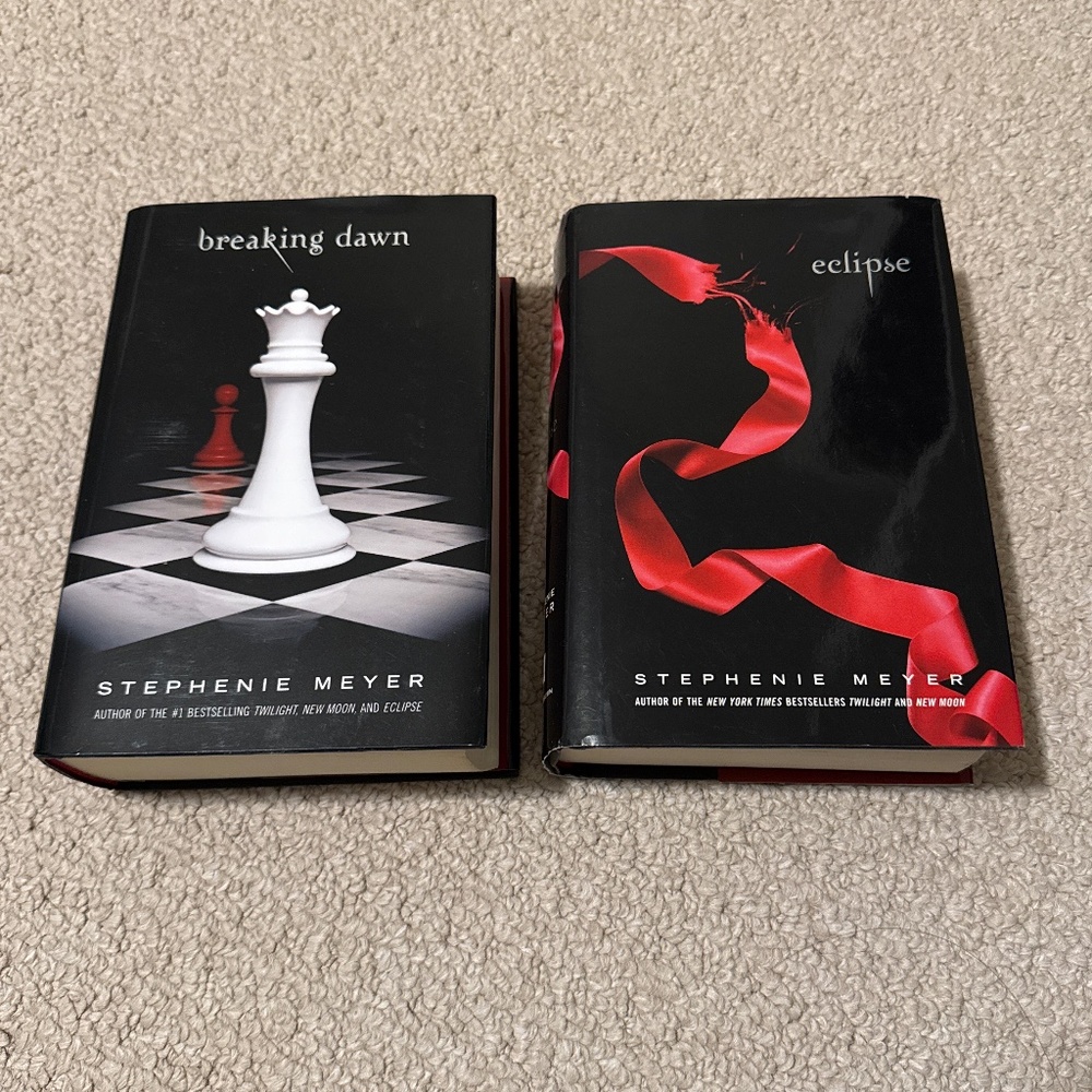 Breaking dawn / Eclipse by Stephanie Meyer